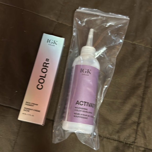 IGK Volcanic 1NA Purest Black Permanent Hair Color Extra Color Tube - Picture 6 of 7